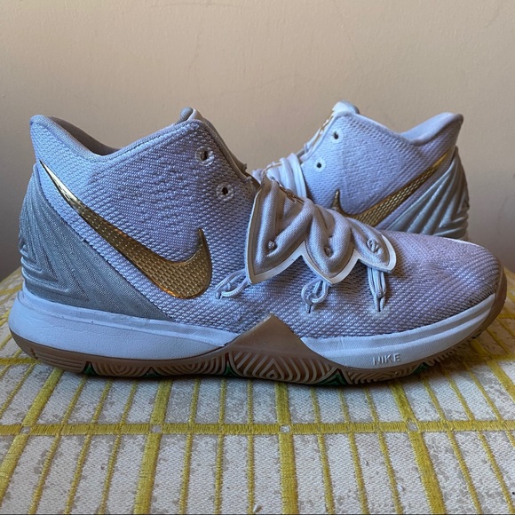 Nike Other - Nike GS Kyrie 5 Sneakers